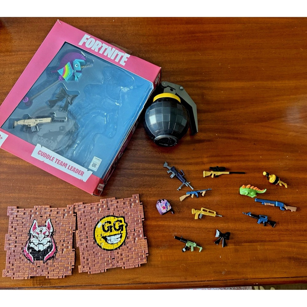 Fortnite Jazwares Accessory Lot Cuddle Team Leader Box Weapons Grenade Wall Piec